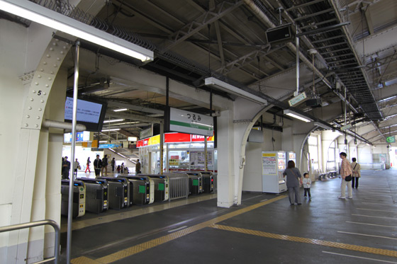 鶴見駅・鶴見線ホームその一