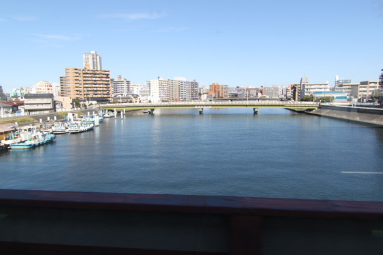 鶴見線からの鶴見川