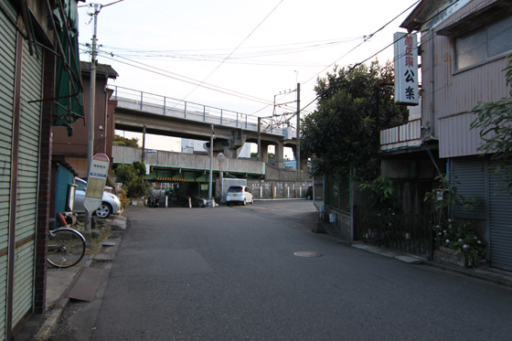 鶴見線・浜川崎駅近くその一