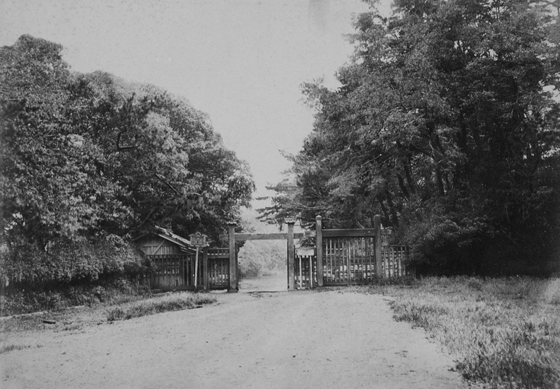 寛永寺・黒門（上野戦争後か？）