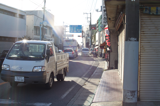 館山市内の夕方