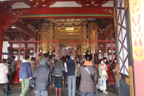 池上本門寺大堂内