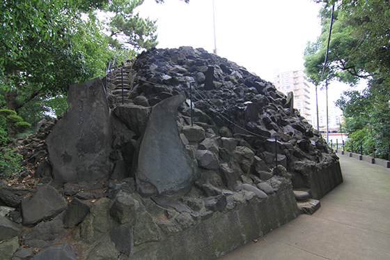 品川神社・富士塚